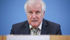 Corona: Horst Seehofer will an kostenlosen Tests festhalten - DER SPIEGEL