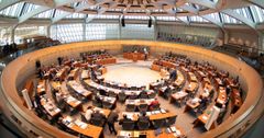 NRW-Sonntagsfrage: SPD liegt in Umfrage deutlich vor CDU und Grünen