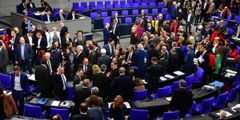 Bundestag extrem: Trinkverbot, Nachtalarm, Marathonsitzungen