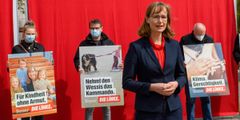 „Nehmt den Wessis das Kommando“: Linken-Wahlplakat sorgt für Empörung