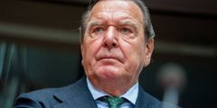 Altkanzler: SPD-Spitze stellt Schröder Ultimatum für Postenverzicht