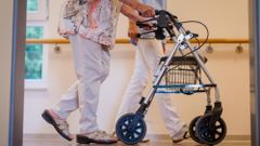 Am Ende bleiben 120 Euro Taschengeld: Warum ist ein Platz im Pflegeheim so teuer?