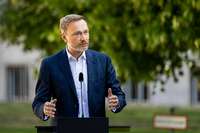 Kritik an Steuerplänen des Finanzministers : Überall wird Christian Lindner angegriffen